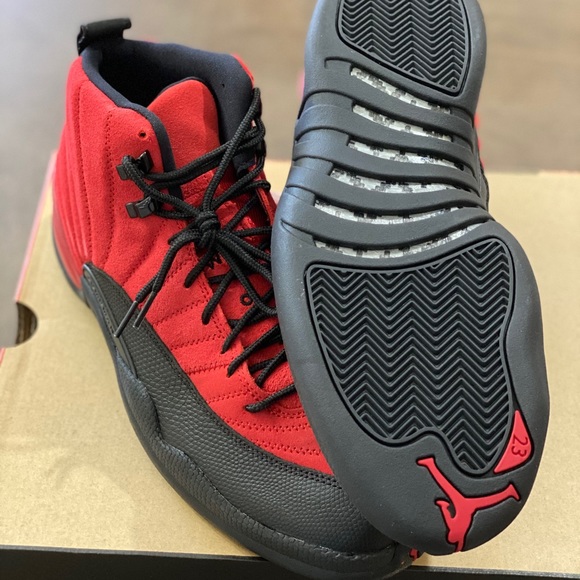 Jordan 12 retro (reverse flu game)
